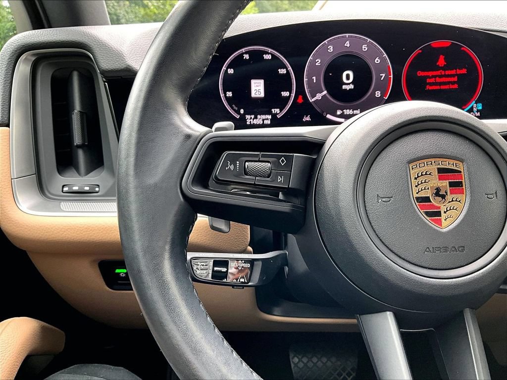 Certified 2024 Porsche Cayenne AWD/4WD image 23
