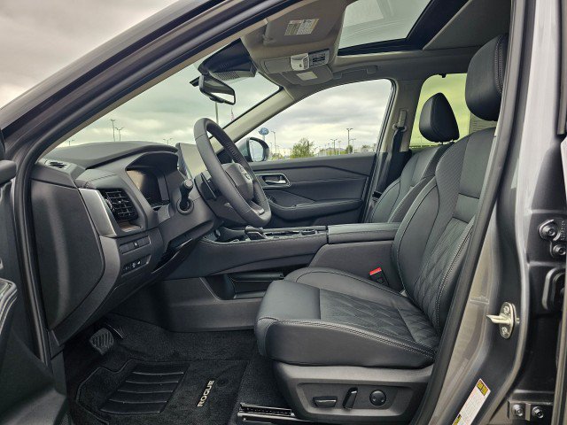 Certified 2026 Nissan Rogue Platinum AWD/4WD image 27