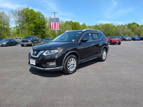 Used 2017 Nissan Rogue SV w/ SV Premium Package AWD/4WD image 3