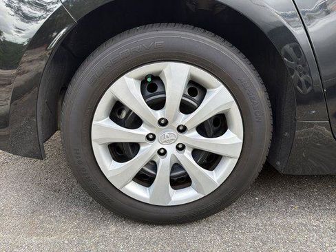 Used 2022 Toyota Corolla LE FWD image 5