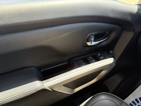 Used 2019 Nissan Titan PRO-4X AWD/4WD image 20