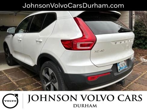 Used 2023 Volvo XC40 B5 Plus w/ Driver Assist Package AWD/4WD image 4
