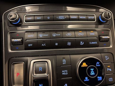 Certified 2022 Hyundai Santa Fe Limited image 19