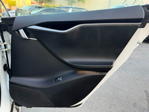 Used 2018 Tesla Model S 75D AWD/4WD image 39