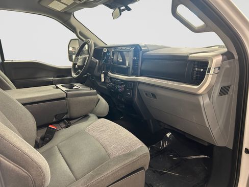Used 2024 Ford F250 XLT AWD/4WD image 17