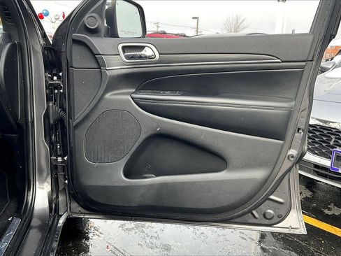 Used 2019 Jeep Grand Cherokee Limited w/ Luxury Group II image 22