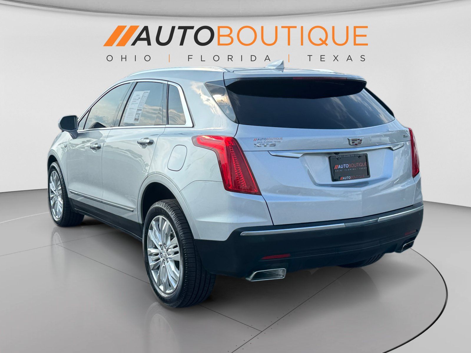 Used 2019 Cadillac XT5 Premium Luxury FWD image 3