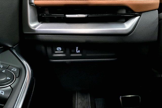 Used 2024 Cadillac XT4 Sport AWD/4WD image 37