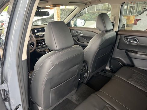 Certified 2021 Nissan Rogue Platinum AWD/4WD image 10