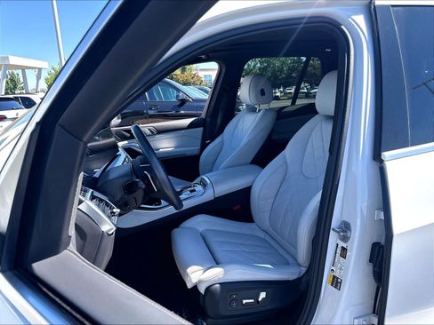 Used 2025 BMW X5 xDrive50e w/ Premium Package AWD/4WD image 21