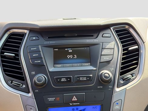 Used 2014 Hyundai Santa Fe GLS image 26