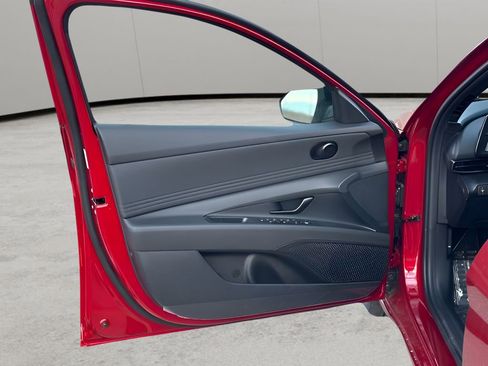 Used 2025 Hyundai Elantra Sport image 20