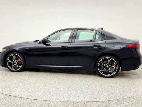 Used 2022 Alfa Romeo Giulia Veloce image 8