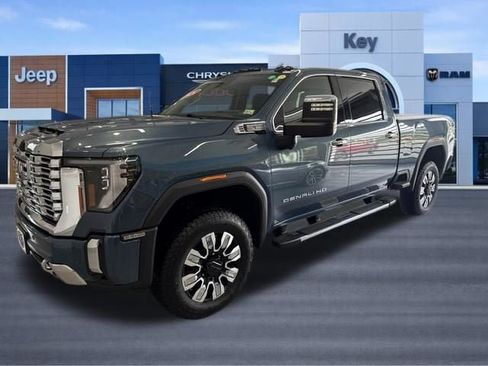 Used 2026 GMC Sierra 2500 Denali w/ Denali Reserve Package AWD/4WD image 2