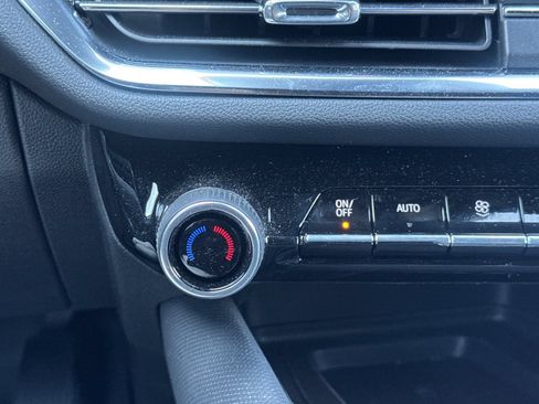 Used 2026 Chevrolet Equinox EV LT w/ Convenience Package II FWD image 28