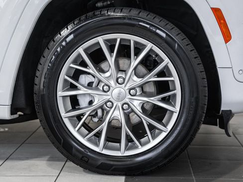 Certified 2024 Jeep Grand Cherokee Summit AWD/4WD image 23