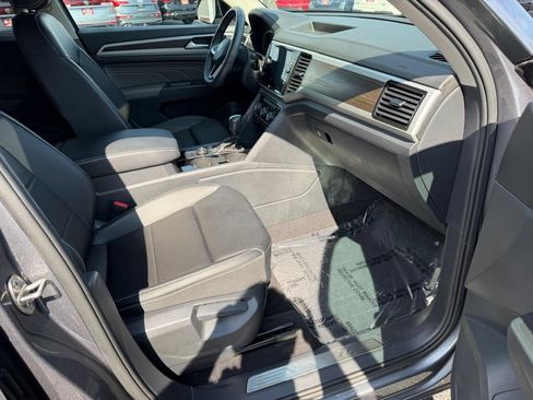 Used 2023 Volkswagen Atlas SE AWD/4WD image 32