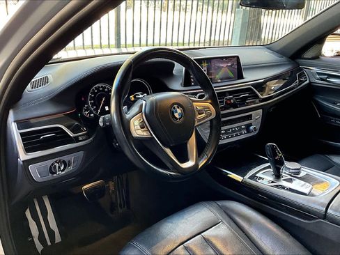 Used 2019 BMW 740i w/ M Sport Package image 17