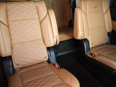 Used 2021 Cadillac Escalade Premium Luxury w/ Driver Assist Tech Package image 28