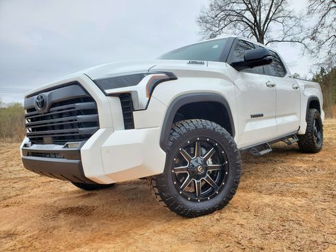 Used 2025 Toyota Tundra Limited image 6