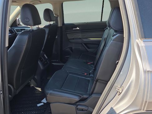Used 2022 Volkswagen Atlas SE image 12