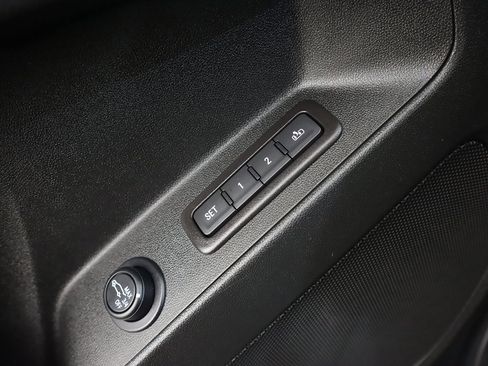 Used 2022 Chevrolet Equinox Premier image 37