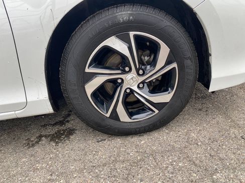 Used 2017 Honda Accord LX image 6