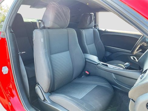 Certified 2015 Dodge Challenger SXT image 25