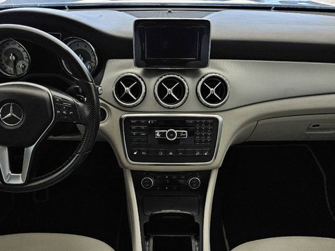 Used 2015 Mercedes-Benz GLA 250 4MATIC image 9