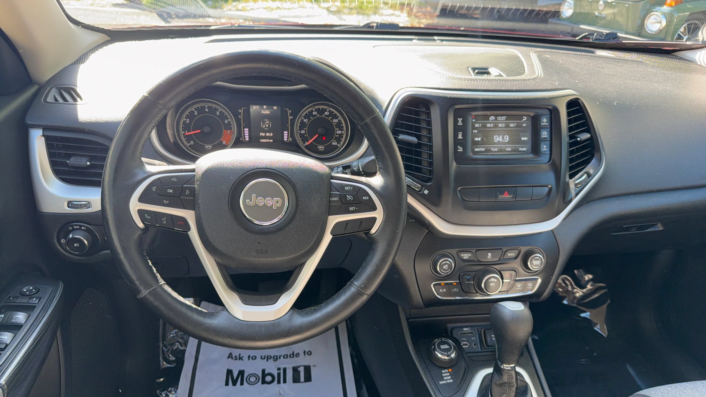 Used 2014 Jeep Cherokee Latitude w/ Cold Weather Group AWD/4WD image 17