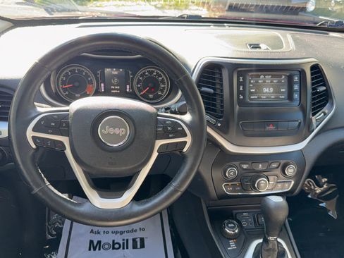 Used 2014 Jeep Cherokee Latitude w/ Cold Weather Group AWD/4WD image 17