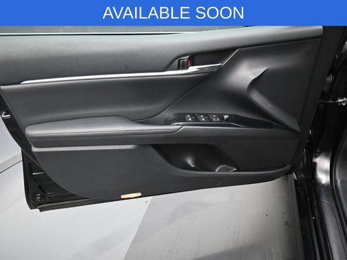 Used 2020 Toyota Camry XLE FWD image 11