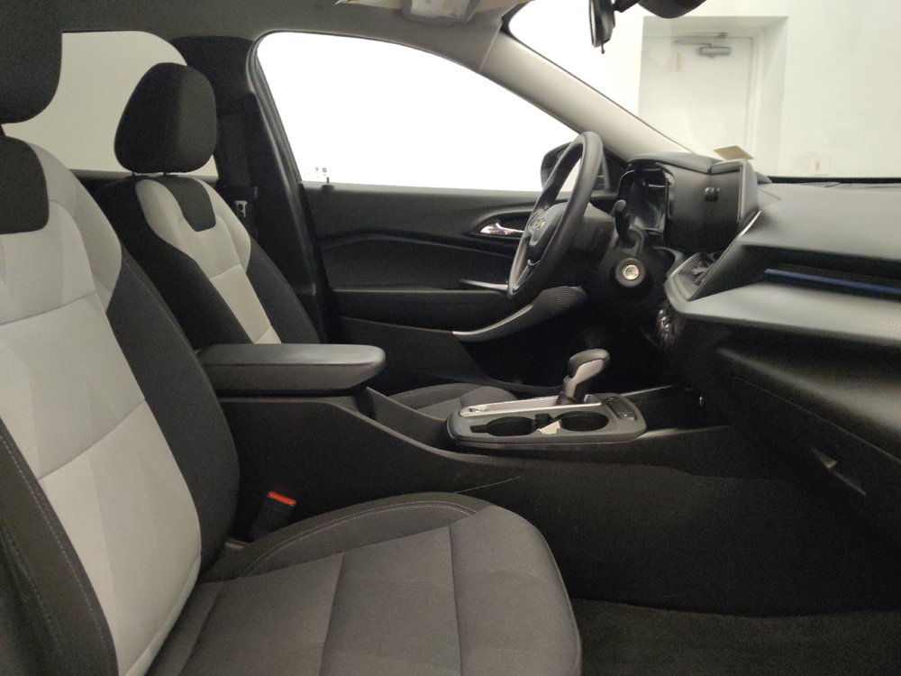 Used 2024 Chevrolet Trax LS FWD image 21