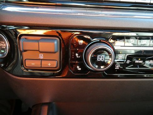 Certified 2023 Chevrolet Silverado 1500 High Country w/ High Country Premium Package image 28