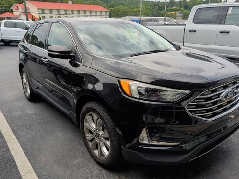 Used 2024 Ford Edge Titanium AWD/4WD image 2