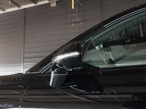 Used 2025 Porsche Macan Turbo Electric image 30