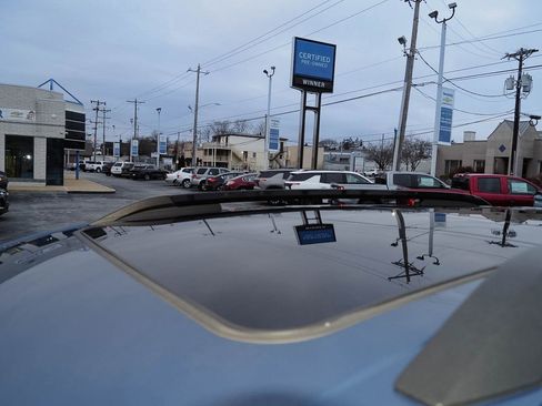 Certified 2025 Chevrolet Equinox RS w/ Safety and Technology Package image 11