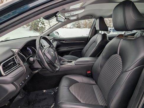 Used 2021 Toyota Camry SE image 10