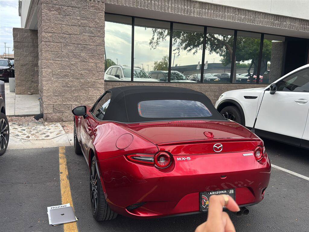 Used 2024 MAZDA MX-5 Miata Grand Touring RWD image 3