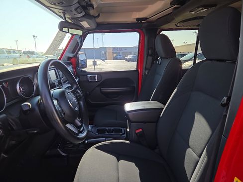 Used 2018 Jeep Wrangler Unlimited Sport AWD/4WD image 12