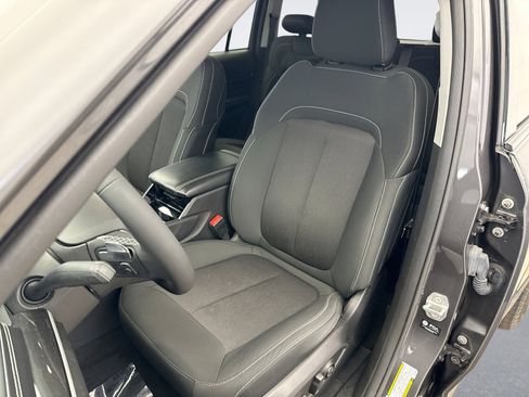 Used 2023 Jeep Grand Cherokee Laredo image 11