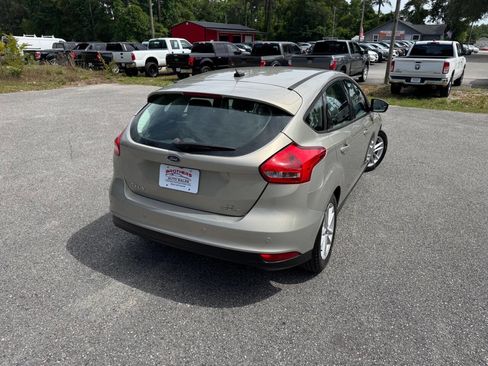 Used 2015 Ford Focus SE FWD image 6
