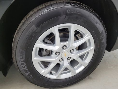 Used 2024 Chevrolet Equinox LT FWD image 31