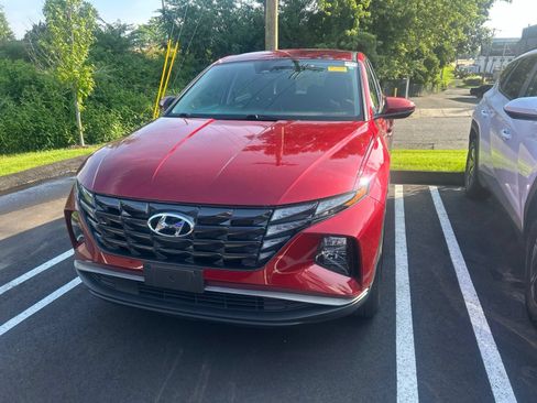 Used 2024 Hyundai Tucson SE AWD/4WD image 1
