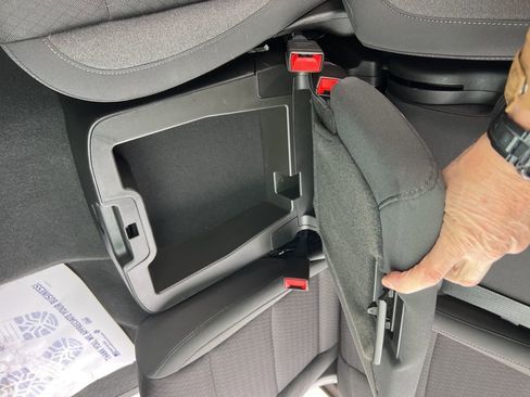 Used 2023 Chevrolet Silverado 1500 LT image 25