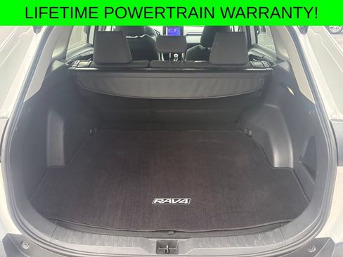 Used 2024 Toyota RAV4 XLE AWD/4WD image 15