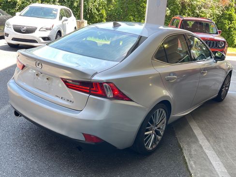 Used 2016 Lexus IS 300 AWD w/ Navigation System Package image 5