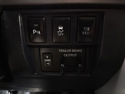 Used 2018 Toyota Tundra SR5 w/ TRD Off Road Package image 23