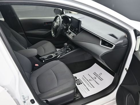 Used 2022 Toyota Corolla LE FWD image 12