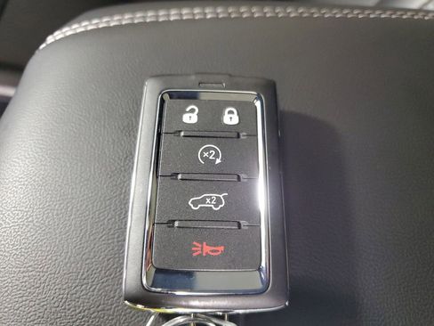 New 2026 Jeep Grand Cherokee L Limited w/ Luxury Tech Group II RWD image 29